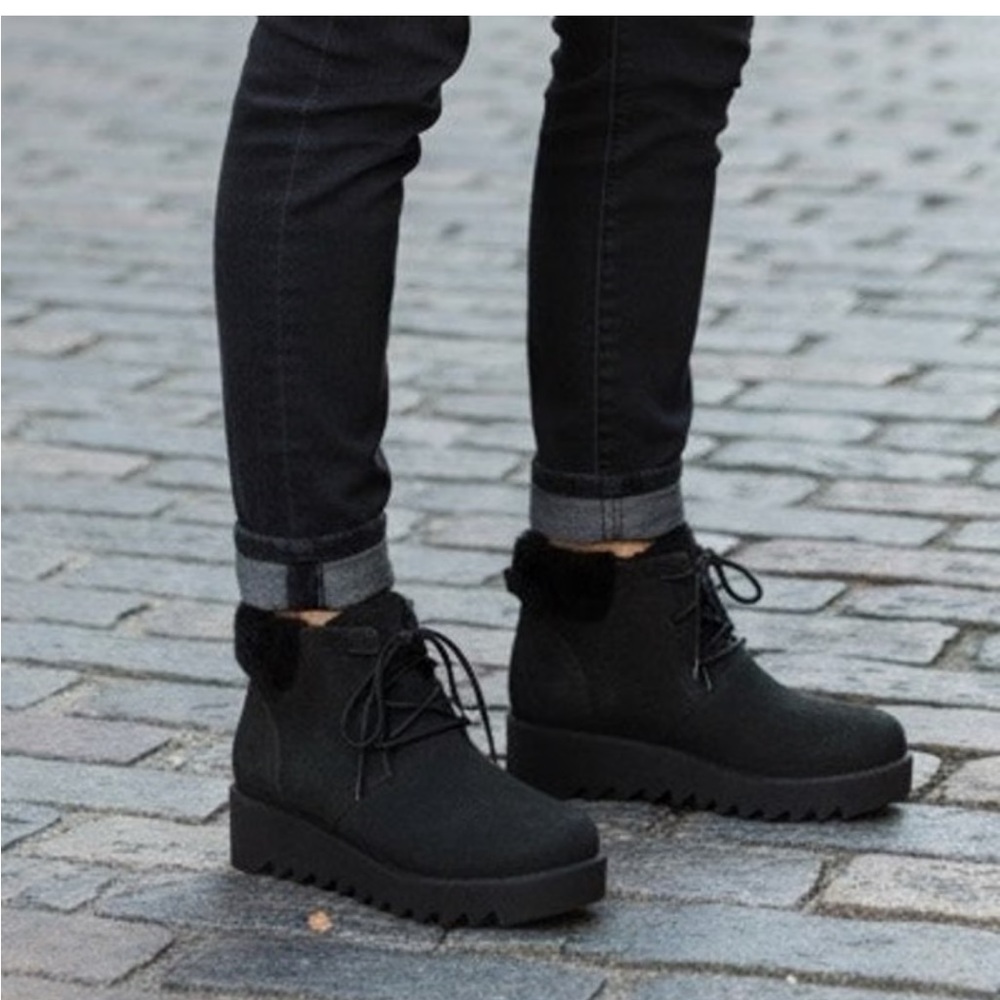 Eileen Fisher Kenille Genuine Shearling Trim
Wedge BLACK Bootie women 6 NEW